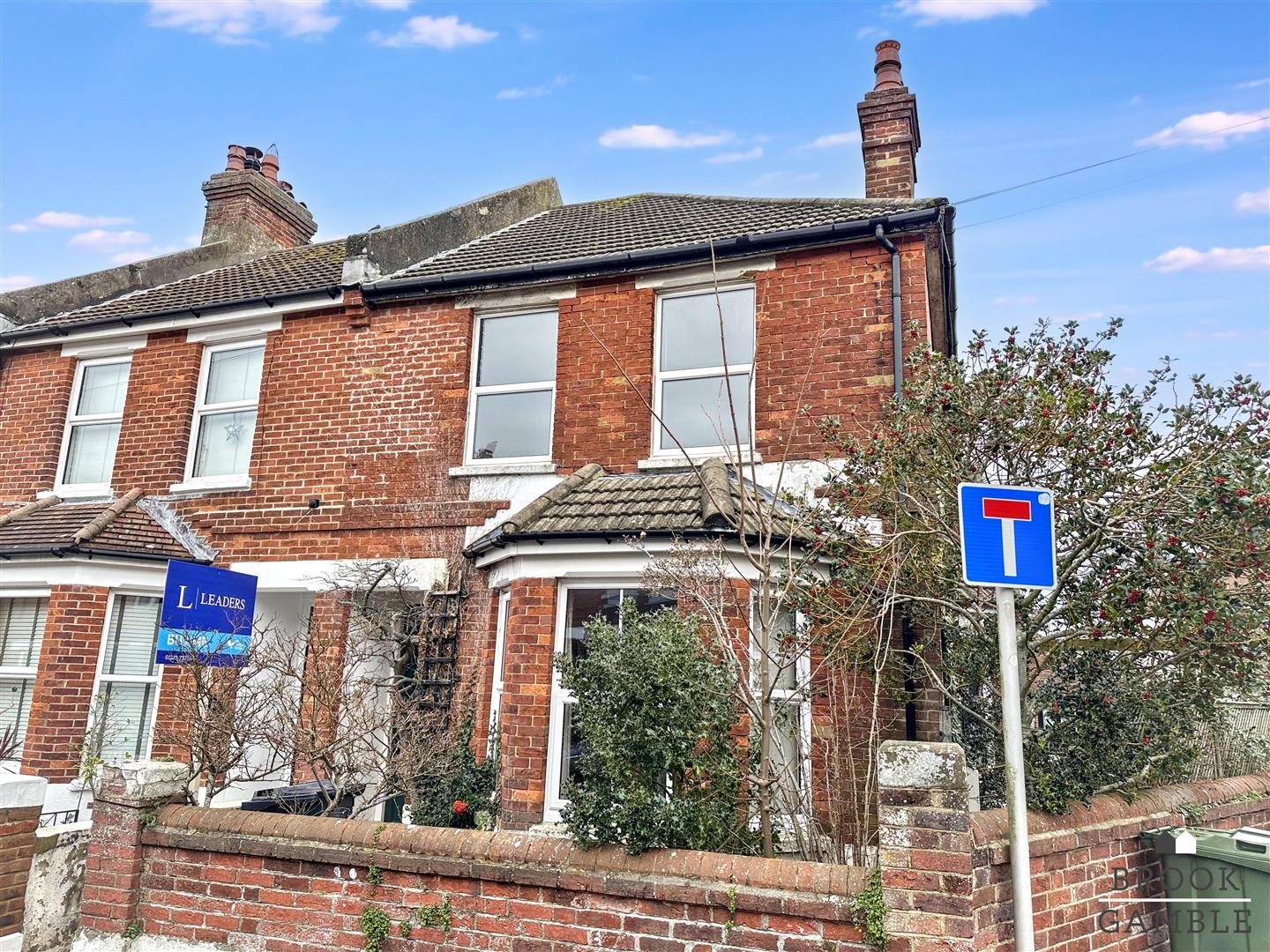 1 Bedroom Apartment - Conversion. Parsonage Road in Eastbourne,  13